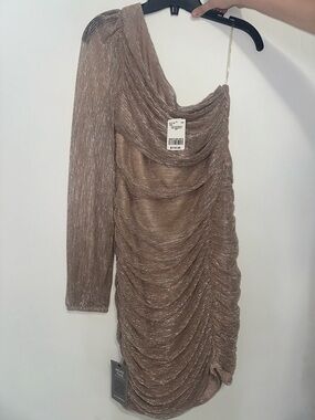 le chateau Metallic One-Shoulder Ruched Mini Dress in Rosegold